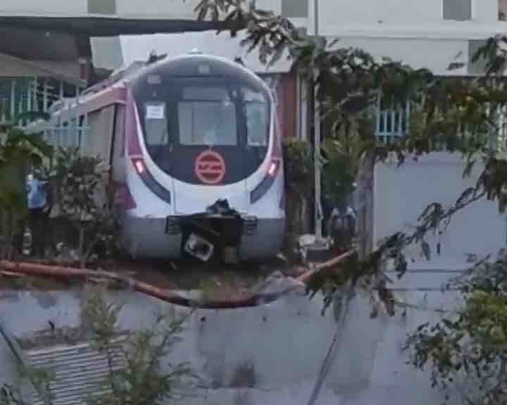 Delhi metro crash: DMRC suspends officials including depot in-charge Delhi metro crash: DMRC suspends officials including depot in-charge