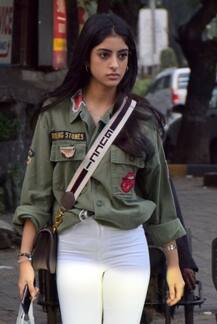 OMG ! Amitabh Bachchan\'s grand-daughter Navya Naveli looks STUNNING in her LATEST PICTURES