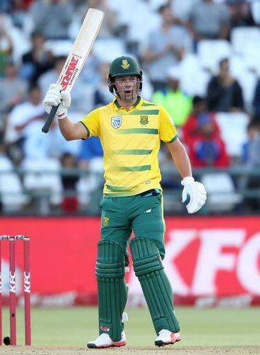 While South Africa’s power-hitter AB de Villiers takes second place with 872 points.