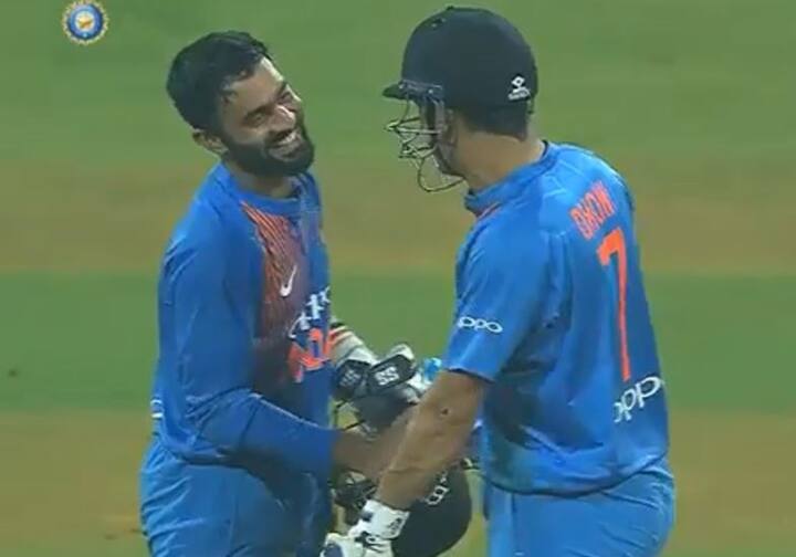 धोनी ने इस मुकाबले में अंतिम क्षणों में संयम भरी पारी खेलकर टीम इंडिया को जीत की दहलीज़ के पार पहुंचाया.