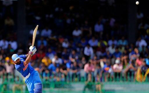 Kohli, who was at the top with 824 points previously now, has 776 points.