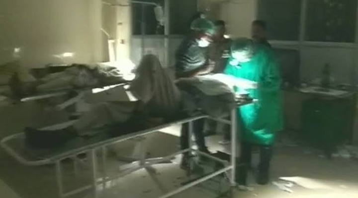 Uttar Pradesh: Cataract surgery on 32 patients in torch light; CMO suspended Uttar Pradesh: Cataract surgery on 32 patients in torch light; CMO suspended