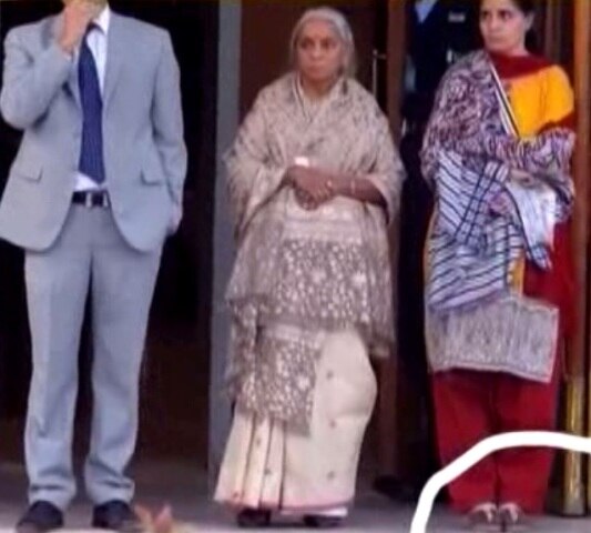 Pakistan’s shamefulness EXPOSED! Confiscate Jadhav’s wife’s shoes against false claims Pakistan's shamefulness EXPOSED! Confiscate Jadhav's wife's shoes against false claims