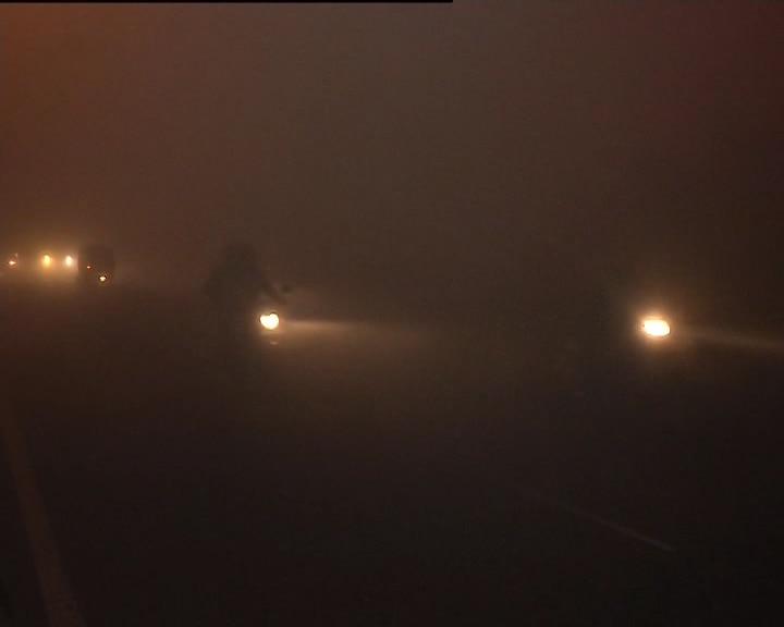 Delhi wakes up to season's 'worst fog', trains, flights affected; visibility less than 50 metres