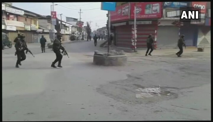 Sopore, Baramulla: 4 policemen martyred, 2 injured after IED blast by terrorists Sopore, Baramulla: 4 policemen martyred, 2 injured after IED blast by terrorists