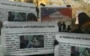 Chappal Chor Pakistan' protest outside Pakistan Embassy over Kulbhushan's family treatment
