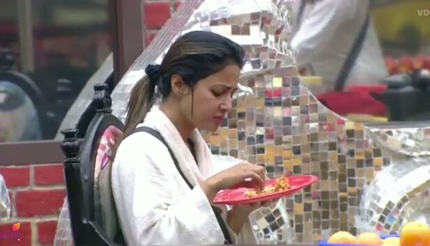 BIGG BOSS 11: Did just Hina Khan call Shilpa Shinde ‘CALL GIRL’? BIGG BOSS 11: Did just Hina Khan call Shilpa Shinde ‘CALL GIRL’?