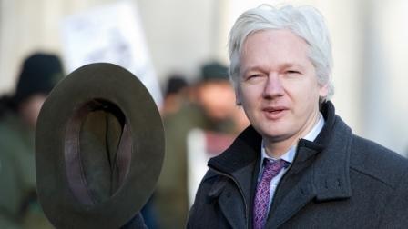 Ecuador grants citizenship to to WikiLeaks founder Julian Assange Ecuador grants citizenship to WikiLeaks founder Julian Assange