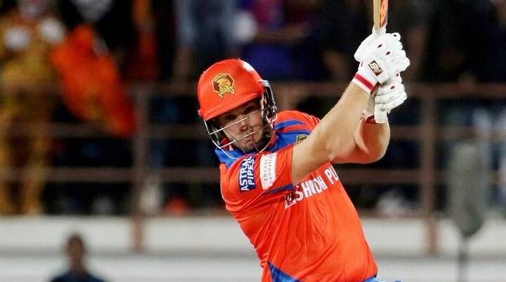 Foreign player with base price of 1.5 crore: Aaron Finch, David Miller, Evin Lewis, Faf du Plessis, Harry Gurney, Hashim Amla, Jason Holder, Jason Roy, Jaydev Unadkat, Joe Root, Jonny Bairstow, Jos Buttler, Kagiso Rabada, Kane Williamson, Kyle Abbott, Lendl Simmons, Mark Wood, Michael Klinger, Moeen Ali, , Moises Henriques, Nathan Coulter-Nile, Nathan Lyon, Peter Handscomb, Ravi Bopara, Shaun Marsh, Steven Finn, Travis Head, Trent Boult.