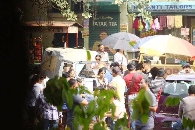 Bollywood actress Deepika Padukone has kept everyone guessing after being spotted in a Mumbai Traffic Police uniform sitting causally on the bonnet of a jeep. (PIC Credit: Manav Manglani)