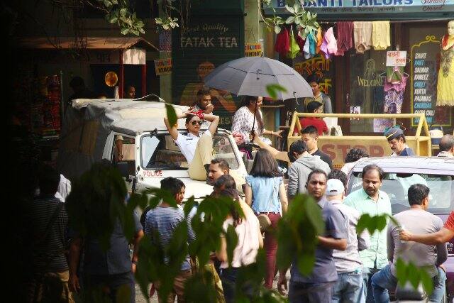 Deepika’s boyfriend Ranveer Singh also plays a notorious cop in an upcoming Karan Johar-Rohit Shetty film and her shoot isn’t related to his flick. (PIC Credit: Manav Manglani)