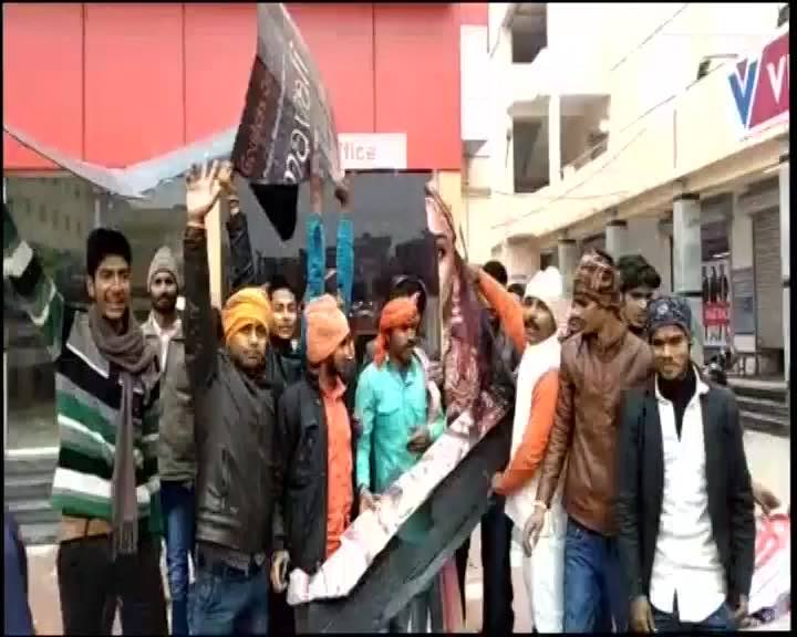 SC clears ban on Padmaavat: Karni Sena vandalises cinema hall in Muzaffarpur