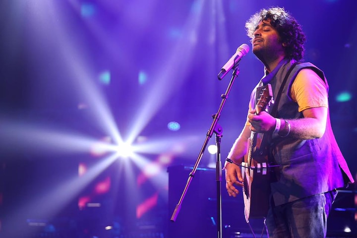 Singer Arijit Singh Loses His Cool During Concert Gets Trolled On Twitter
