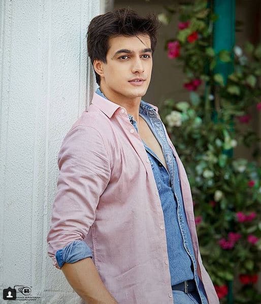 On the other hand, Mohsin’s this rugged yet dapper look is killing us. Image Courtesy - Instagram