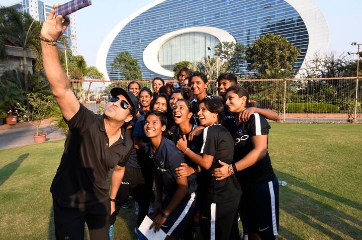 Cricket icon also advised the players to avoid making minor mistakes. 