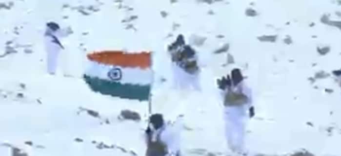 69th Republic Day: ITBP soldiers unfurl national flag under -30 degrees temperatures 69th Republic Day: ITBP soldiers unfurl national flag under -30 degrees temperatures