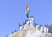 Soldiers Raise The Tiranga At 18,000 ft And In Minus 30 Degrees in Himalayas. Watch Video