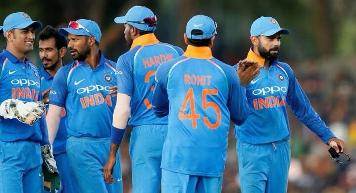 भारतीय वनडे टीम का एलान हो चुका है और खिलाड़ी साउथ अफ्रीका के लिए रवाना भी हो गए हैं.
