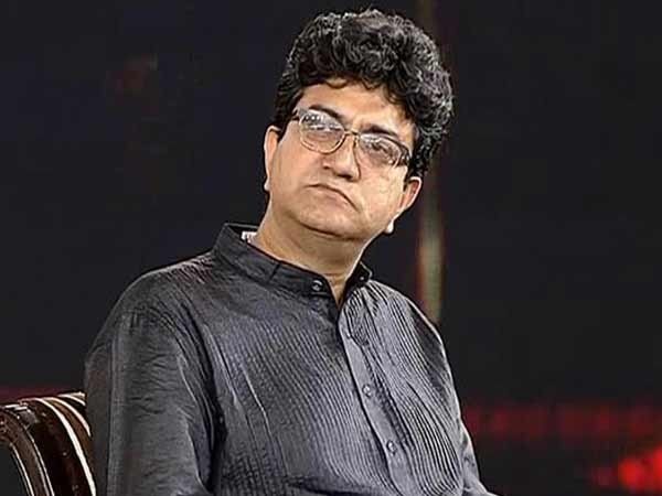 Padmaavat row: Prasoon Joshi bows to Karni Sena, to skip JLF Padmaavat row: Prasoon Joshi bows to Karni Sena, to skip JLF