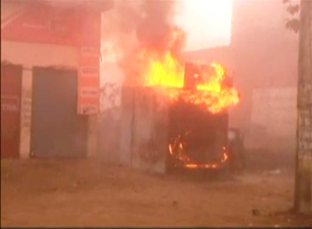 Fresh round of violence: Shops put to flames by antisocial elements in Kasganj on Sunday Fresh round of violence: Shops put to flames by antisocial elements in Kasganj on Sunday