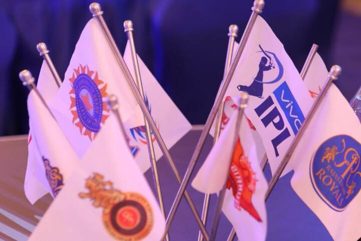 आज एक बार फिर से खिलाड़ियों की मंडी सजेगी, जहां पर बाकी बचे खिलाड़ियों पर आठों टीमों के मालिक इन्हें खरीदने की कोशिश करेंगे.