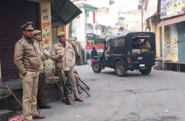 Kasganj violence: 3 houses torched hours after Police claimed situation under control Kasganj violence: 2 houses torched hours after Police claimed situation under control