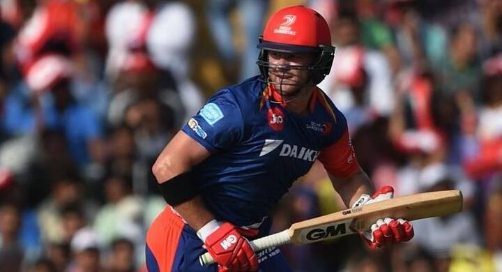 3 - Kiwi explosive batsman Corey Anderson (Base price INR 2 Crores) who was an instrumental figure for Delhi Daredevils in 2017 did not attract an offer from the bidders.