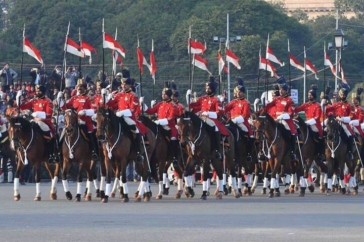 Several paramilitary bands, pipes and drums bands from regimental centres and battalions also enthralled the crowd, with a clear sky and relatively warm weather adding to the cheerful atmosphere.(Image: Facebook/ PresidentOfIndia)