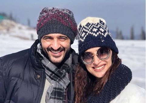 Bigg Boss 11 contestant Hiten Tejwani and wife Gauri Pradhan’s romantic holiday pictures are just too adorable Hiten Tejwani and wife Gauri Pradhan's romantic holiday pictures are just too adorable
