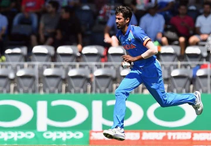 पोरेल के कोच विभाष दास ने बताया,‘‘वह पूरी तरह से फिट नहीं हुआ है. उसने दर्द के बावजूद गेंदबाजी की. इस तरह की चोट ठीक होने में तीन सप्ताह लगते हैं.’’