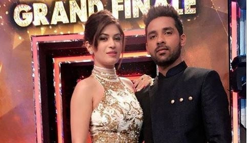 OMG !  Bigg Boss 11 contestants Puneesh Sharma and Bandagi kalra are ready for VALENTINE’S DAY ! OMG !  Bigg Boss 11 contestants Puneesh Sharma and Bandagi kalra are ready for VALENTINE'S DAY !