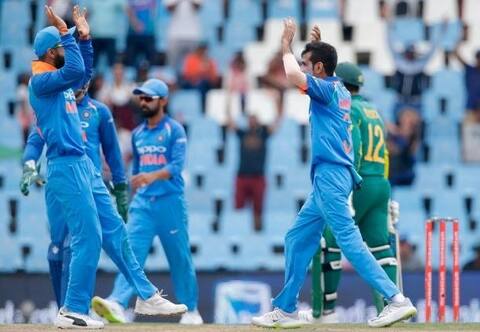 टीम इंडिया के मैच पर सहवाग के कमेंट से बुरा माने बैंककर्मी, सहवाग ने दिया ऐसा जवाब टीम इंडिया के मैच पर सहवाग के कमेंट से बुरा माने बैंककर्मी, सहवाग ने दिया ऐसा जवाब