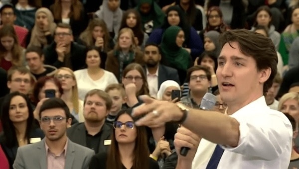 Justin Trudeau Corrects Woman When She Says The Word ‘Mankind, Says We Should Use ‘Peoplekind’ Instead Justin Trudeau Corrects Woman When She Says 'Mankind, Says We Should Use 'Peoplekind' Instead