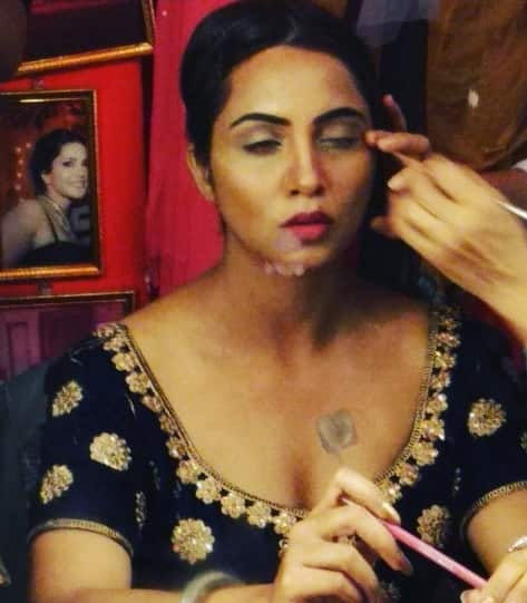 Former Bigg Boss contestant has turned a bride but let us assure you she’s no way getting hitched. PIC/arshikofficial Instagram