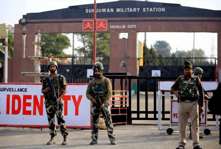 Jammu: Terrorists attack Sunjwan Army camp, 2 injured ; firing on Sunjuwan army camp attack: 3 soldiers martyred