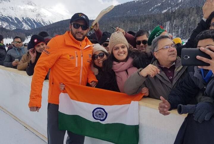 इतना ही नहीं इस तस्वीर के बाद अफरीदी ने इस महिला फैन से कहा 'परफेक्ट फोटो', अफरीदी के इस व्यवहार ने ना सिर्फ ये महिला फैन बल्कि लाखों-करोड़ों भारतीयों का दिल जीत लिया.