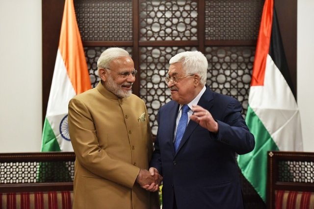 ‘It is my honour to welcome you as a great guest’: President Mahmoud Abbas to PM Modi 'It is my honour to welcome you as a great guest': President Mahmoud Abbas to PM Modi