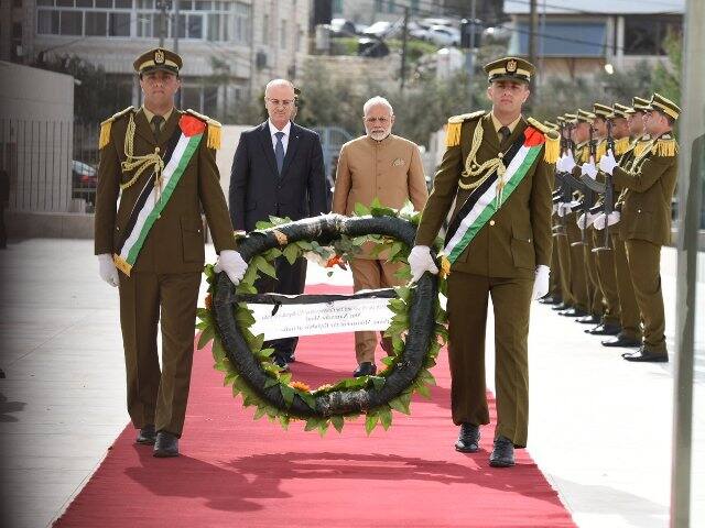 In Palestine, PM Modi paid tributes to Late President Yasser Arafat. (Image: Twitter)
