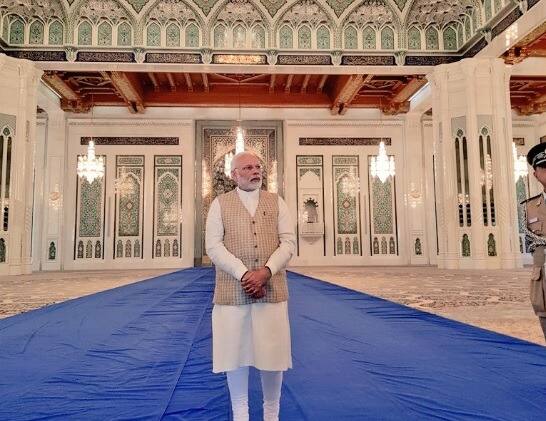 The Sultan Qaboos Grand Mosque was inaugurated in 2001.