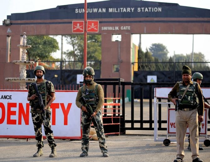 Sunjuwan terror attack: ‘Pakistan will pay for this misadventure’, says Defence minister Sunjuwan terror attack: 'Pakistan will pay for this misadventure', says Defence Minister