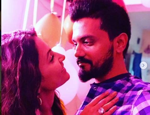 Valentine’s Day: Twin celebrations for Hina Khan and Rocky Jaiswal ! Valentine's Day: Twin celebrations for Hina Khan and Rocky Jaiswal !