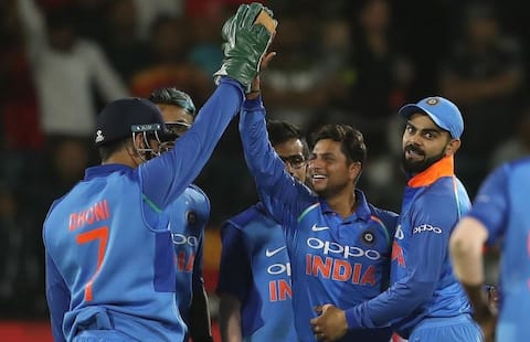 INDvSA: इतिहास रच खुश हुए विराट कोहली ने इन्हें दिया जीत का श्रेय INDvSA: इतिहास रच खुश हुए विराट कोहली ने इन्हें दिया जीत का श्रेय