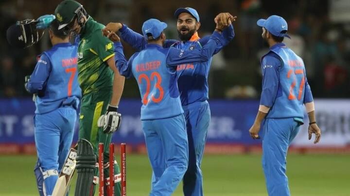 6 मैचों की वनडे सीरीज़ के आखिरी मुकाबले में भारत ने दक्षिण अफ्रीका को 73 रनों से शिकस्त देकर मेज़बान की धरती पर अपनी पहली सीरीज़ जीत दर्ज कर ली है.