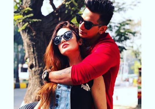 Newly engaged couple Prince Narula and Yuvika Chaudhary had a ROMANTIC Valentine’s day ! Newly ENGAGED couple Prince and Yuvika had a romantic VALENTINE'S WEEK !