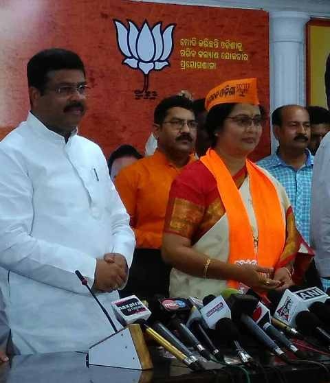 Veteran Odia actress Aparajita Mohanty joins BJP Veteran actress joins Bharatiya Janta Party