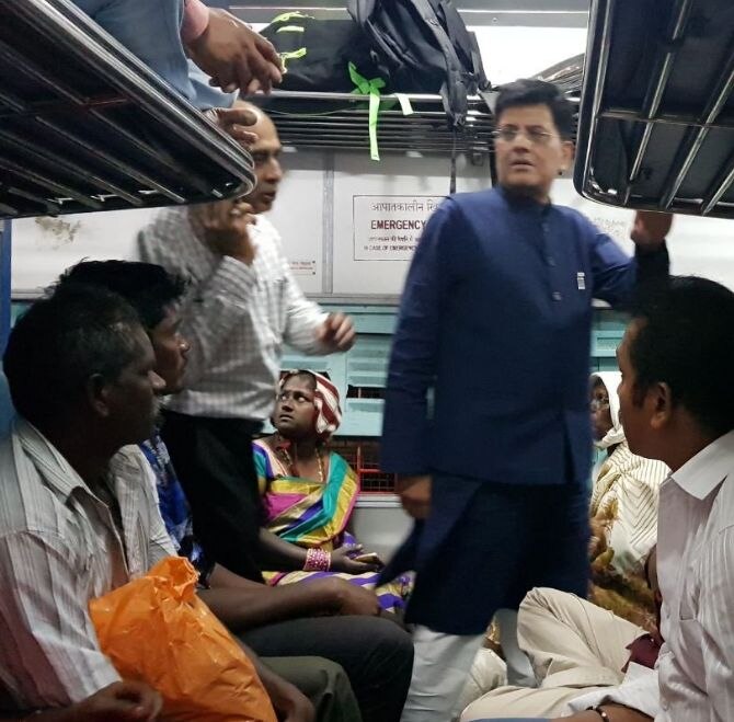 Twitter is divided on Railway Minister’s interaction with passengers in Kaveri express Twitter is divided on Railway Minister's interaction with passengers in Kaveri express