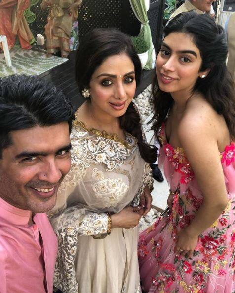 Sridevi with her daughter Khushi Kapoor at the Mehendi ceremony. Image: Instagram (@manishmalhotra)