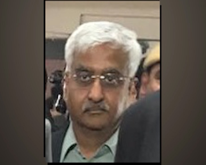 Delhi Chief Secretary Anshu Prakash alleges assault by AAP MLAs Delhi Chief Secretary Anshu Prakash alleges assault by AAP MLAs at CM Kejriwal's residence