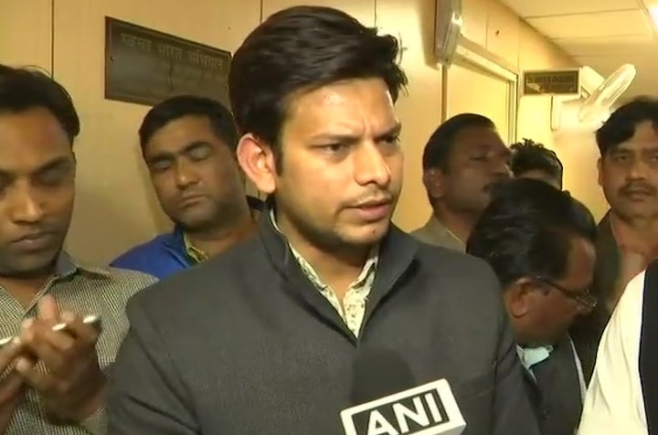 AAP MLA files complaint with SC/ST Commission against Anshu Prakash’s ‘casteist remarks’ AAP MLA moves SC/ST panel against Delhi Chief Secretary Anshu Prakash's 'casteist' slur