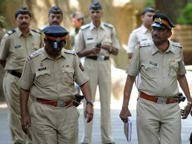 Cop held for duping four of Rs 88 lakh by posing as SPG chief Cop held for duping four of Rs 88 lakh by posing as SPG chief